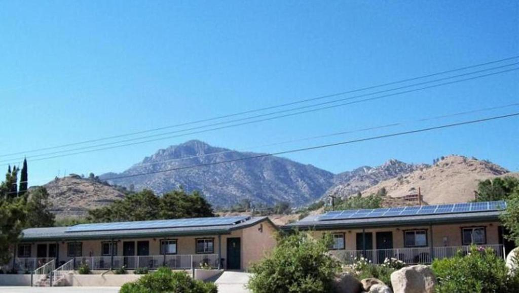 Barewood Inn Motel Photo