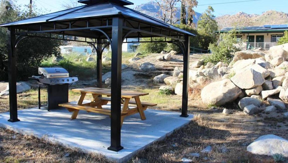 The Barewood Inn Motel Pergola Photo