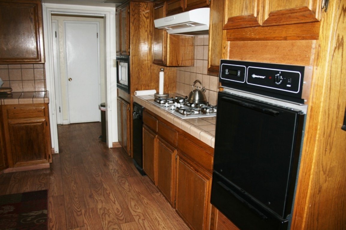 The Raccoon Lodge Full Kitchen