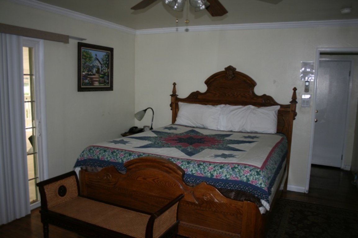 The Raccoon Lodge Room 24 with King Bed